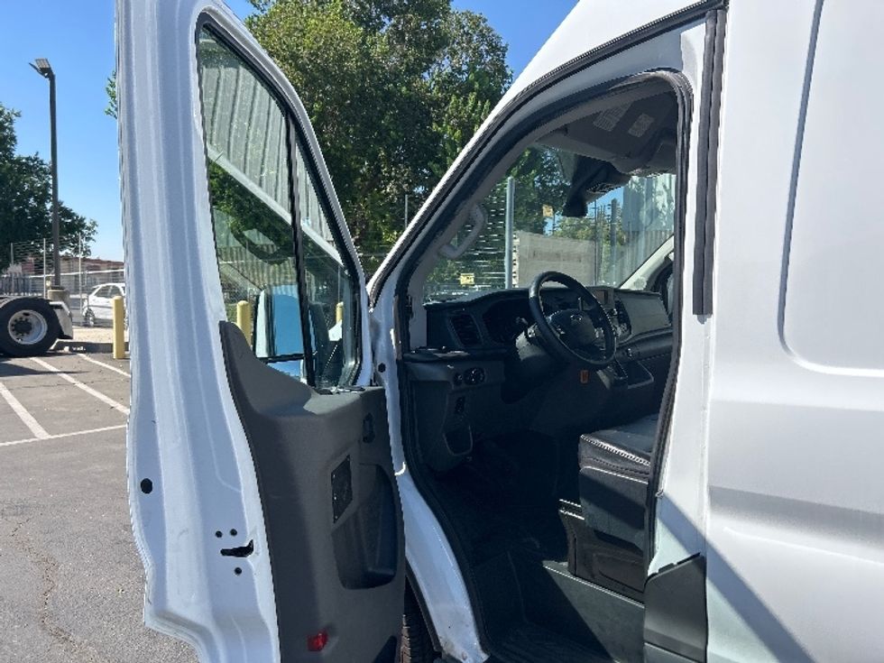 Cargo Van (Panel Van)-Light and Medium Duty Trucks-Ford-2021-Transit 250-West Sacramento-CA-166,801\n\t\tmiles-$ 21,500 - Image 14