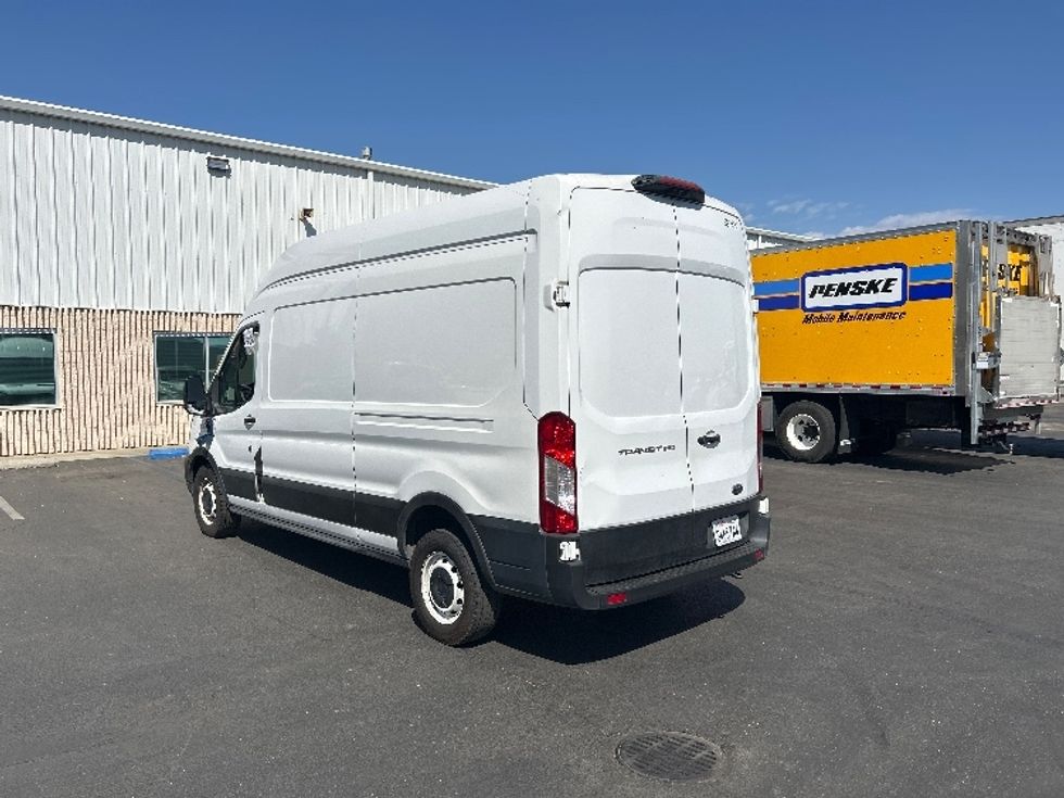 Cargo Van (Panel Van)-Light and Medium Duty Trucks-Ford-2021-Transit 250-West Sacramento-CA-179,008\n\t\tmiles-$ 19,250 - Image 5