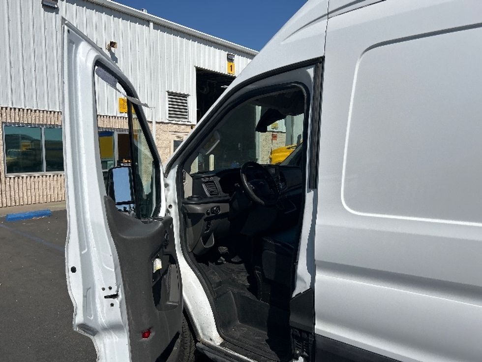 Cargo Van (Panel Van)-Light and Medium Duty Trucks-Ford-2021-Transit 250-West Sacramento-CA-179,008\n\t\tmiles-$ 19,250 - Image 14
