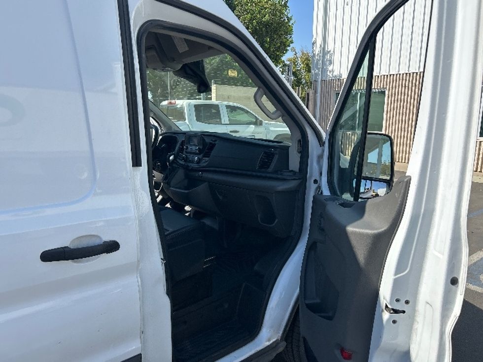 Cargo Van (Panel Van)-Light and Medium Duty Trucks-Ford-2021-Transit 250-West Sacramento-CA-179,008\n\t\tmiles-$ 19,250 - Image 18