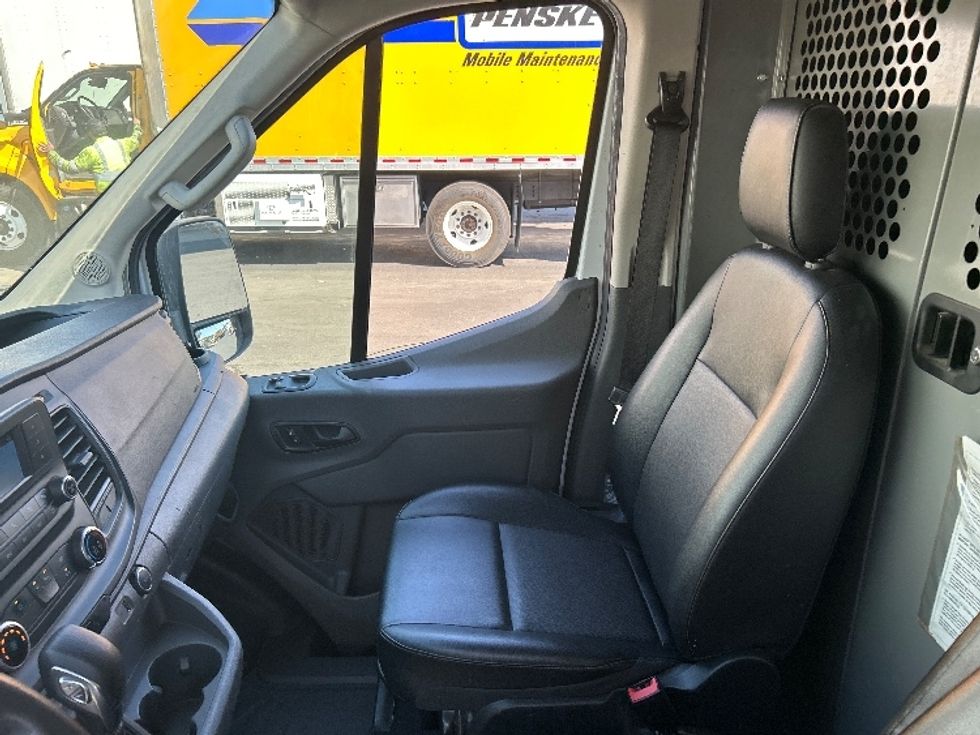 Cargo Van (Panel Van)-Light and Medium Duty Trucks-Ford-2021-Transit 250-West Sacramento-CA-179,008\n\t\tmiles-$ 19,250 - Image 17