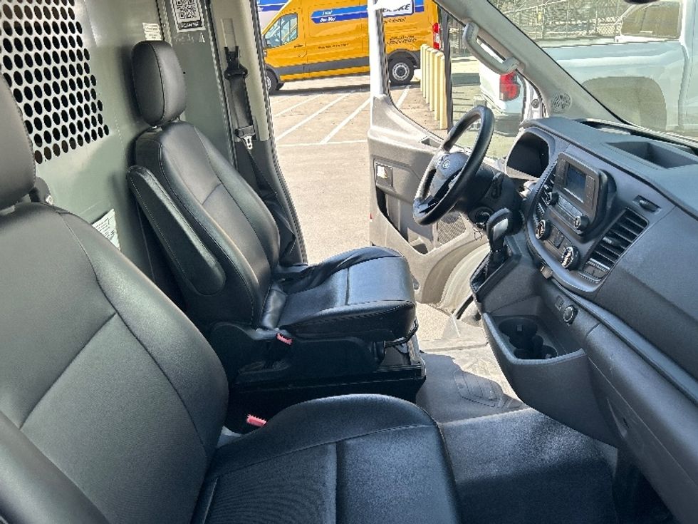 Cargo Van (Panel Van)-Light and Medium Duty Trucks-Ford-2021-Transit 250-West Sacramento-CA-179,008\n\t\tmiles-$ 19,250 - Image 20
