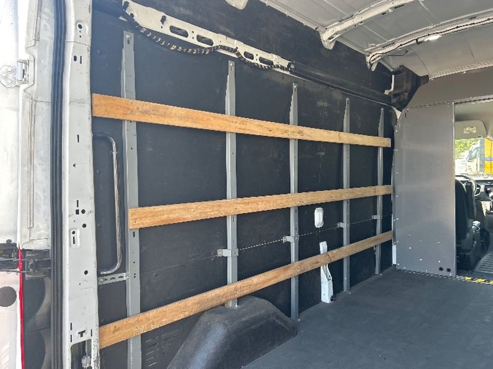 Cargo Van (Panel Van)-Light and Medium Duty Trucks-Ford-2021-Transit 250-West Sacramento-CA-181,197\n\t\tmiles-$ 19,000 - Image 10