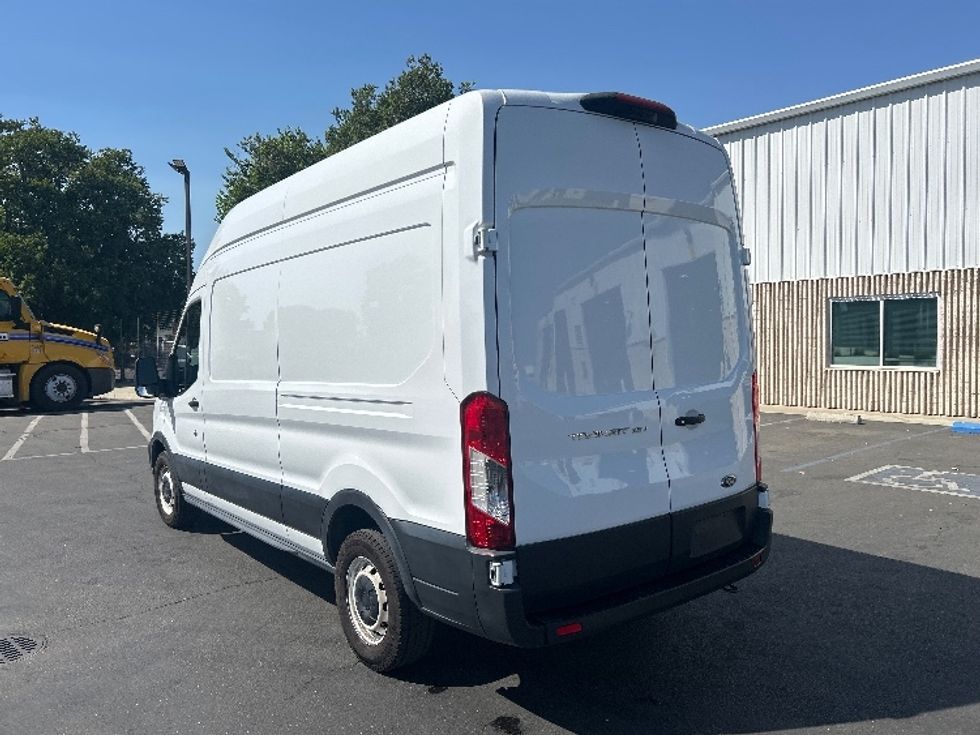 Cargo Van (Panel Van)-Light and Medium Duty Trucks-Ford-2021-Transit 250-West Sacramento-CA-181,197\n\t\tmiles-$ 19,000 - Image 5