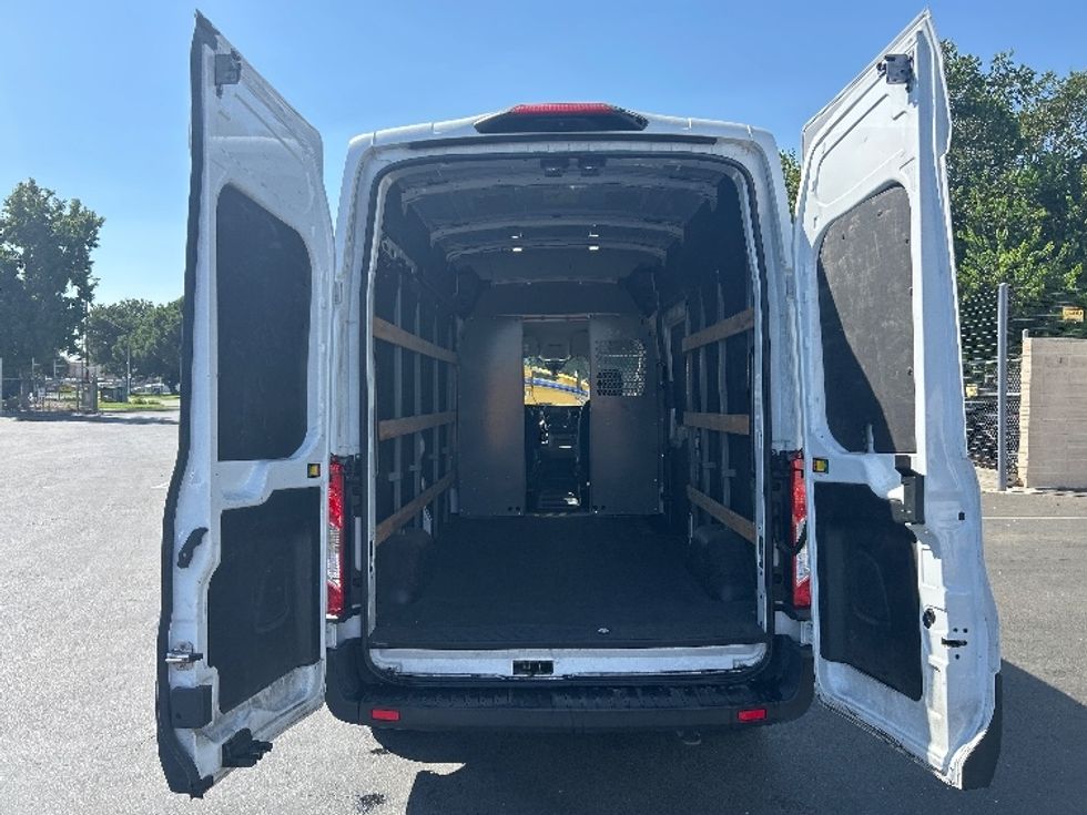 Cargo Van (Panel Van)-Light and Medium Duty Trucks-Ford-2021-Transit 250-West Sacramento-CA-181,197\n\t\tmiles-$ 19,000 - Image 7