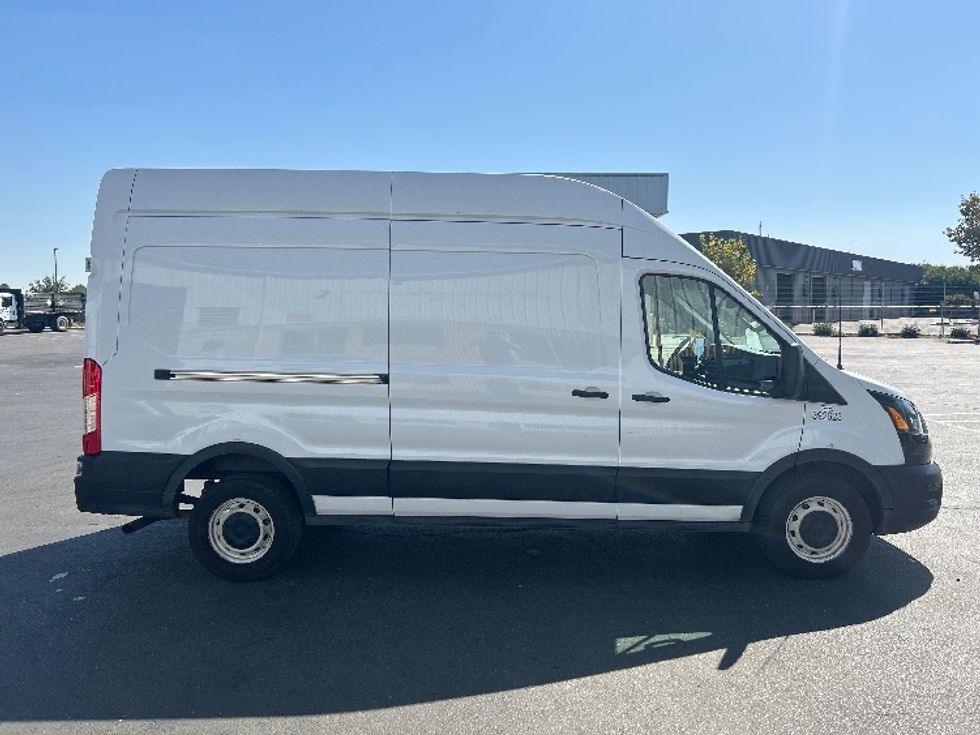 Cargo Van (Panel Van)-Light and Medium Duty Trucks-Ford-2021-Transit 250-West Sacramento-CA-181,197\n\t\tmiles-$ 19,000 - Image 13