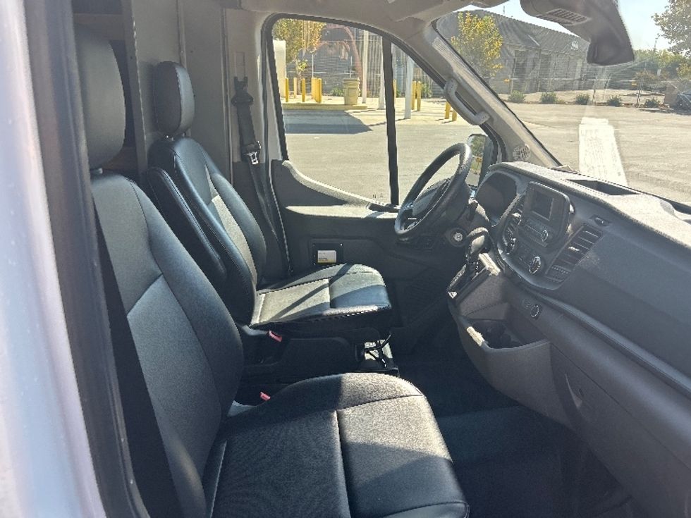 Cargo Van (Panel Van)-Light and Medium Duty Trucks-Ford-2021-Transit 250-West Sacramento-CA-181,197\n\t\tmiles-$ 19,000 - Image 20