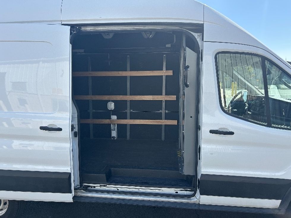 Cargo Van (Panel Van)-Light and Medium Duty Trucks-Ford-2021-Transit 250-West Sacramento-CA-181,197\n\t\tmiles-$ 19,000 - Image 23
