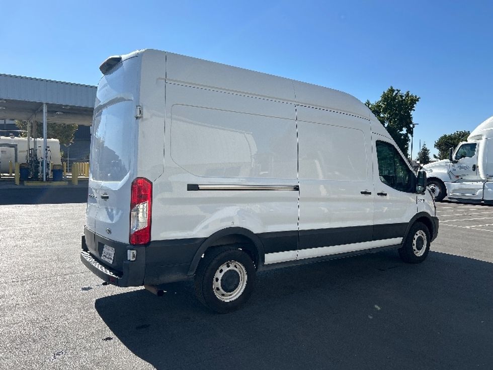 Cargo Van (Panel Van)-Light and Medium Duty Trucks-Ford-2021-Transit 250-West Sacramento-CA-188,072\n\t\tmiles-$ 17,750 - Image 12