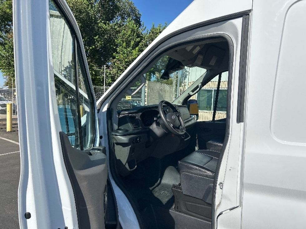 Cargo Van (Panel Van)-Light and Medium Duty Trucks-Ford-2021-Transit 250-West Sacramento-CA-188,072\n\t\tmiles-$ 17,750 - Image 14
