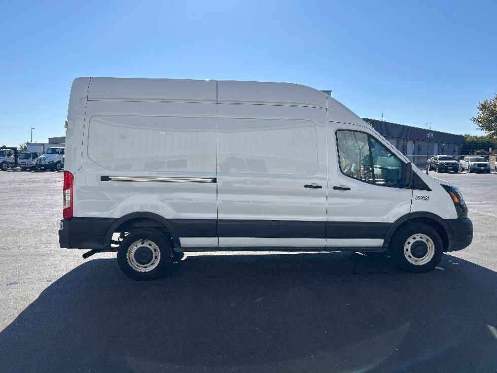 Cargo Van (Panel Van)-Light and Medium Duty Trucks-Ford-2021-Transit 250-West Sacramento-CA-188,072\n\t\tmiles-$ 17,750 - Image 13