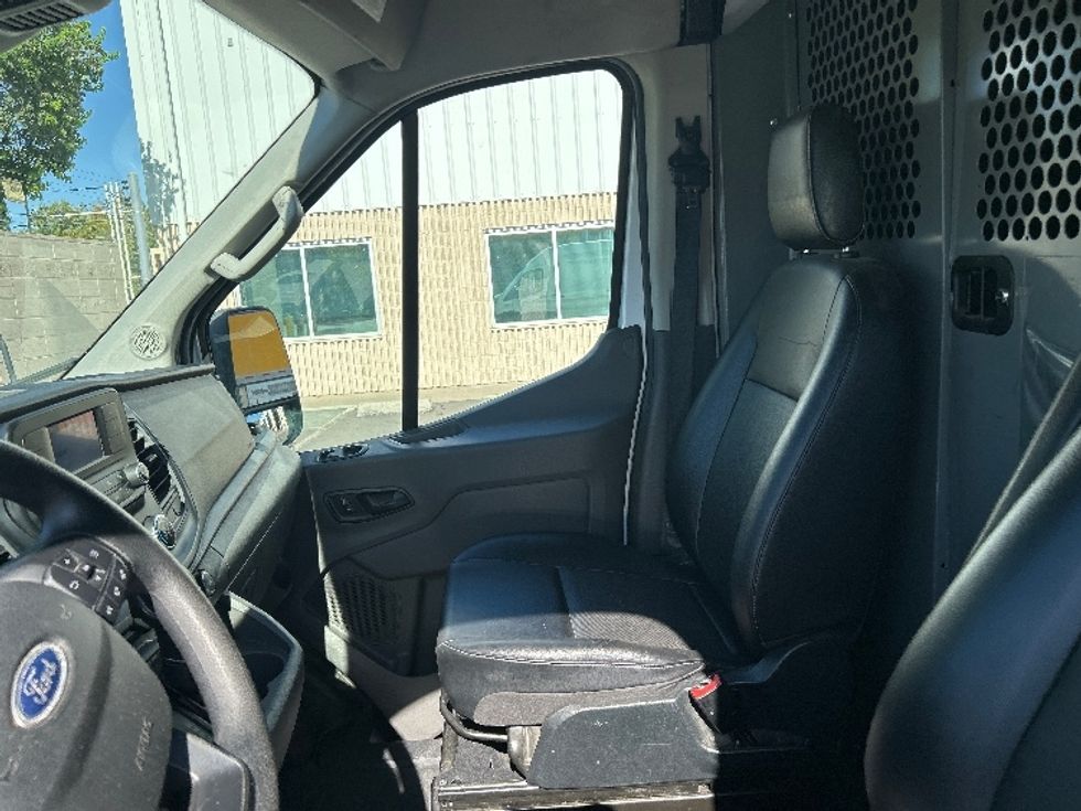 Cargo Van (Panel Van)-Light and Medium Duty Trucks-Ford-2021-Transit 250-West Sacramento-CA-188,072\n\t\tmiles-$ 17,750 - Image 17