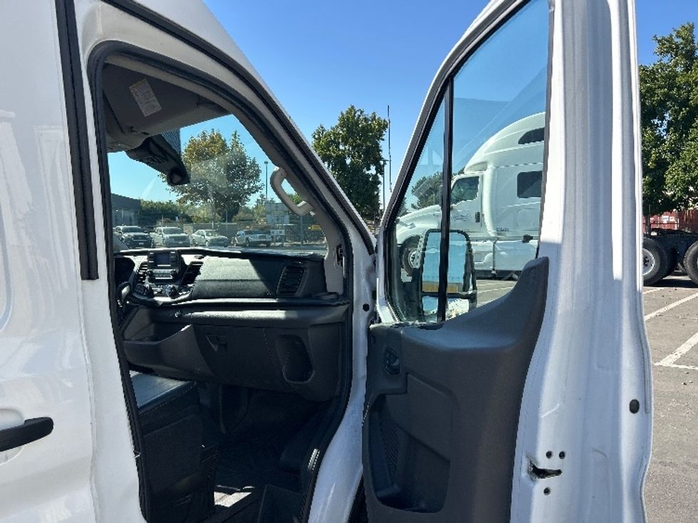 Cargo Van (Panel Van)-Light and Medium Duty Trucks-Ford-2021-Transit 250-West Sacramento-CA-188,072\n\t\tmiles-$ 17,750 - Image 18
