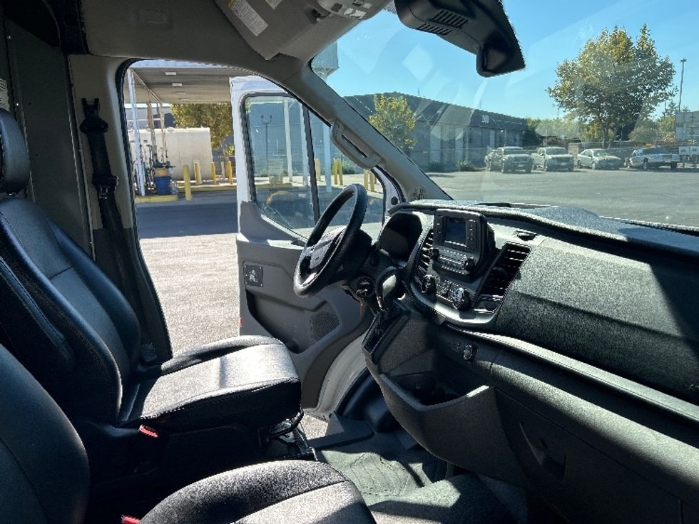 Cargo Van (Panel Van)-Light and Medium Duty Trucks-Ford-2021-Transit 250-West Sacramento-CA-188,072\n\t\tmiles-$ 17,750 - Image 20