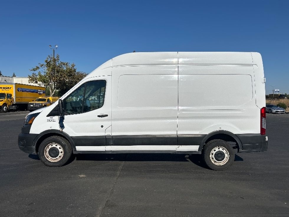 Cargo Van (Panel Van)-Light and Medium Duty Trucks-Ford-2021-Transit 250-West Sacramento-CA-209,708\n\t\tmiles-$ 15,000 - Image 4