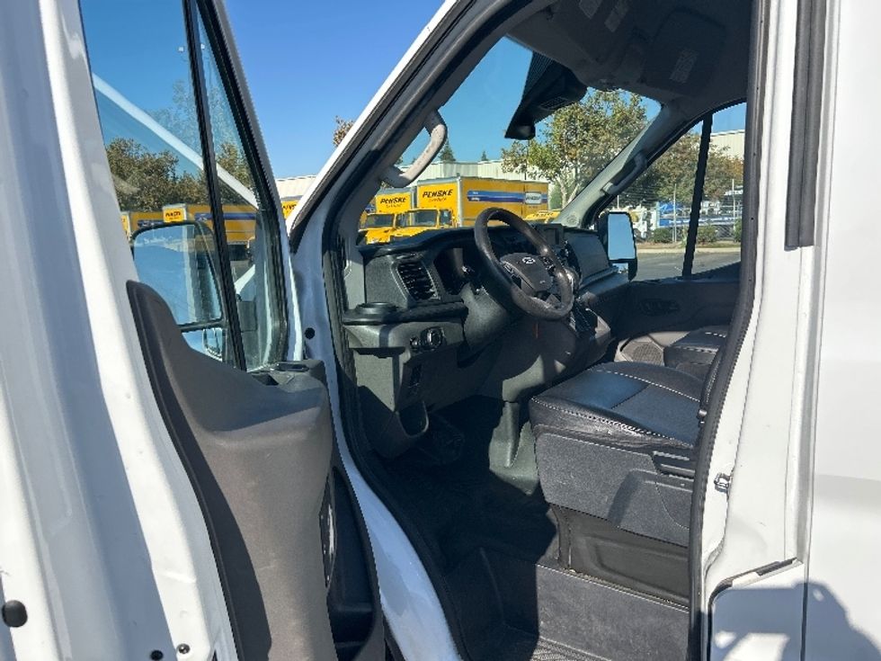 Cargo Van (Panel Van)-Light and Medium Duty Trucks-Ford-2021-Transit 250-West Sacramento-CA-209,708\n\t\tmiles-$ 15,000 - Image 14