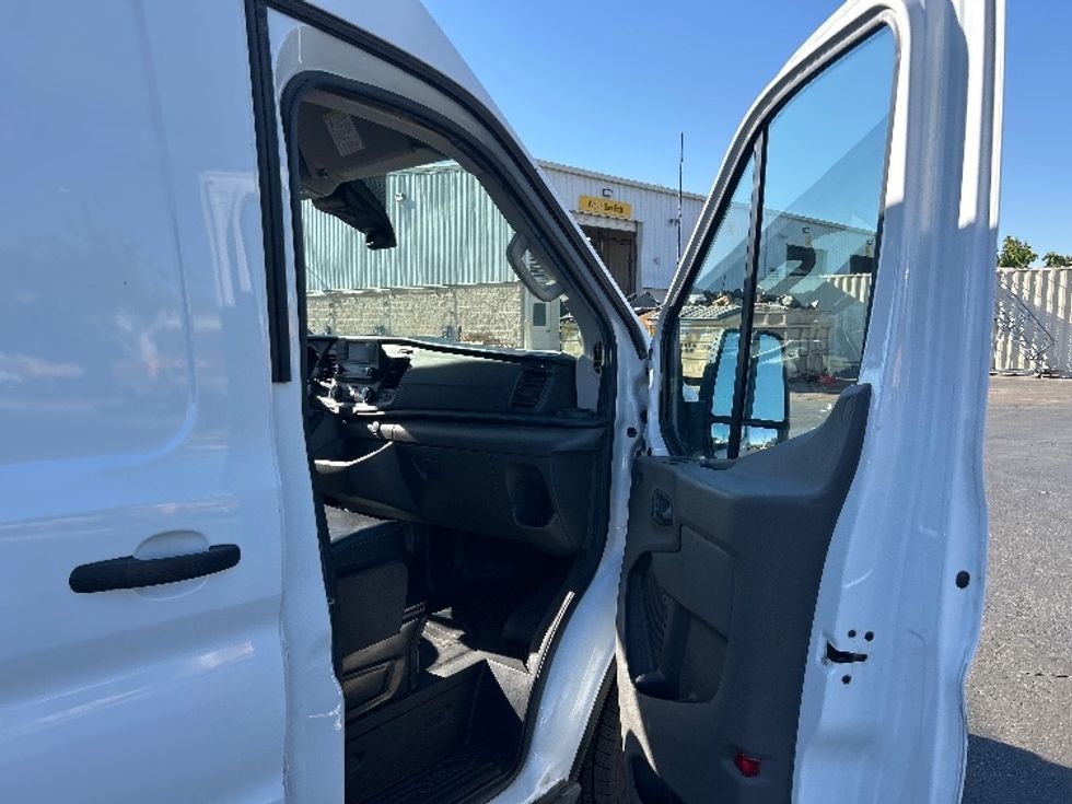 Cargo Van (Panel Van)-Light and Medium Duty Trucks-Ford-2021-Transit 250-West Sacramento-CA-209,708\n\t\tmiles-$ 15,000 - Image 18