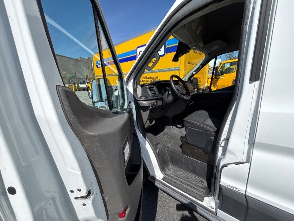Cargo Van (Panel Van)-Light and Medium Duty Trucks-Ford-2021-Transit 250-West Sacramento-CA-58,444\n\t\tmiles-$ 38,750 - Image 16