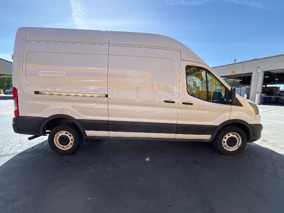 Cargo Van (Panel Van)-Light and Medium Duty Trucks-Ford-2021-Transit 250-West Sacramento-CA-58,444\n\t\tmiles-$ 38,750 - Image 15