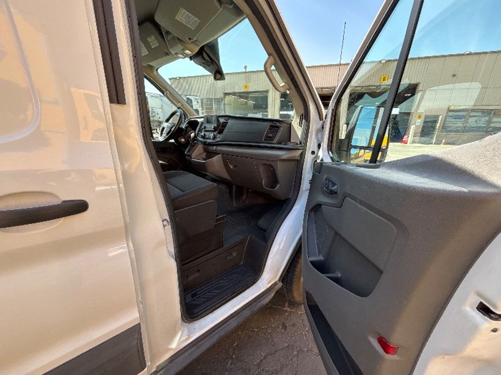 Cargo Van (Panel Van)-Light and Medium Duty Trucks-Ford-2021-Transit 250-West Sacramento-CA-58,444\n\t\tmiles-$ 38,750 - Image 20