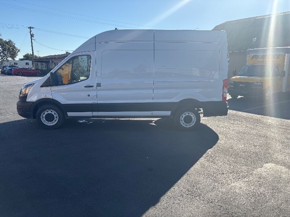 Cargo Van (Panel Van)-Light and Medium Duty Trucks-Ford-2021-Transit 250-West Sacramento-CA-91,557\n\t\tmiles-$ 34,250 - Image 4