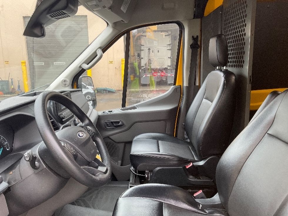 Cargo Van (Panel Van)-Light and Medium Duty Trucks-Ford-2021-Transit 250-West Sacramento-CA-98,634\n\t\tmiles-$ 25,750 - Image 18