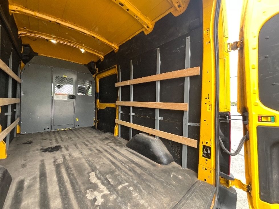 Cargo Van (Panel Van)-Light and Medium Duty Trucks-Ford-2021-Transit 250-Windsor-ON-116,047\n\t\tkm-$ 38,000 - Image 12