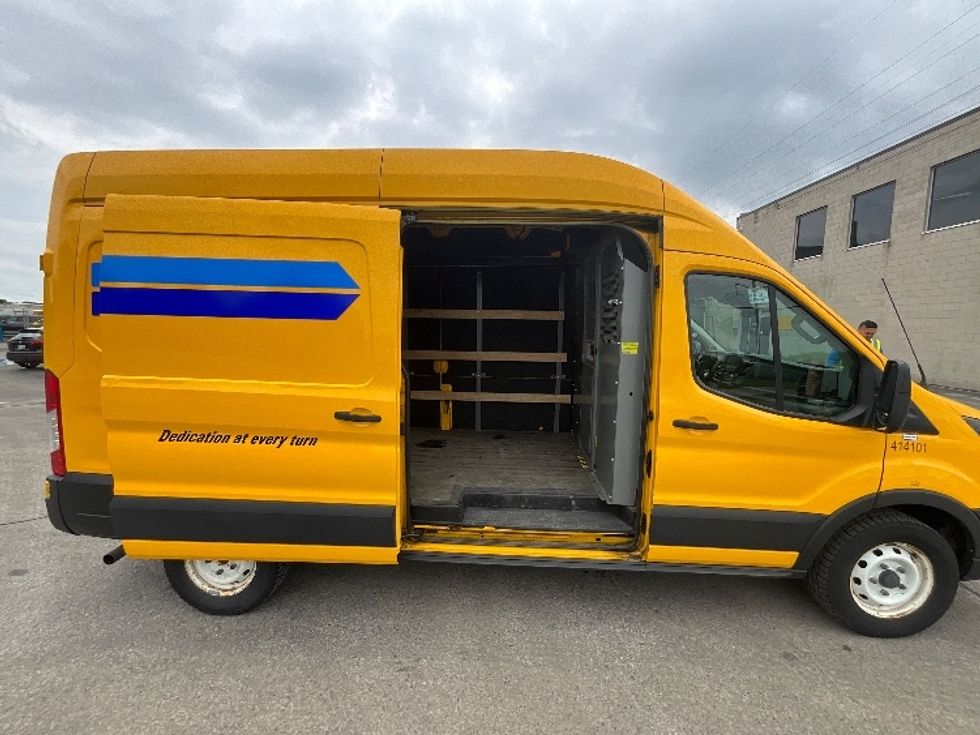 Cargo Van (Panel Van)-Light and Medium Duty Trucks-Ford-2021-Transit 250-Windsor-ON-116,047\n\t\tkm-$ 38,000 - Image 26