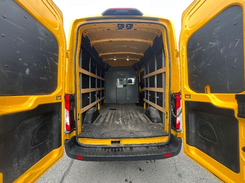 Cargo Van (Panel Van)-Light and Medium Duty Trucks-Ford-2021-Transit 250-Windsor-ON-116,047\n\t\tkm-$ 38,000 - Image 8