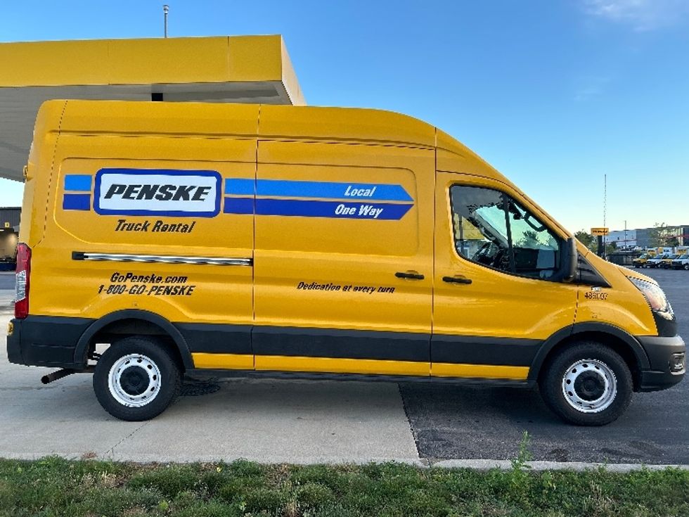 Cargo Van (Panel Van)-Light and Medium Duty Trucks-Ford-2021-Transit 250-Windsor-WI-121,256\n\t\tmiles-$ 30,500 - Image 15