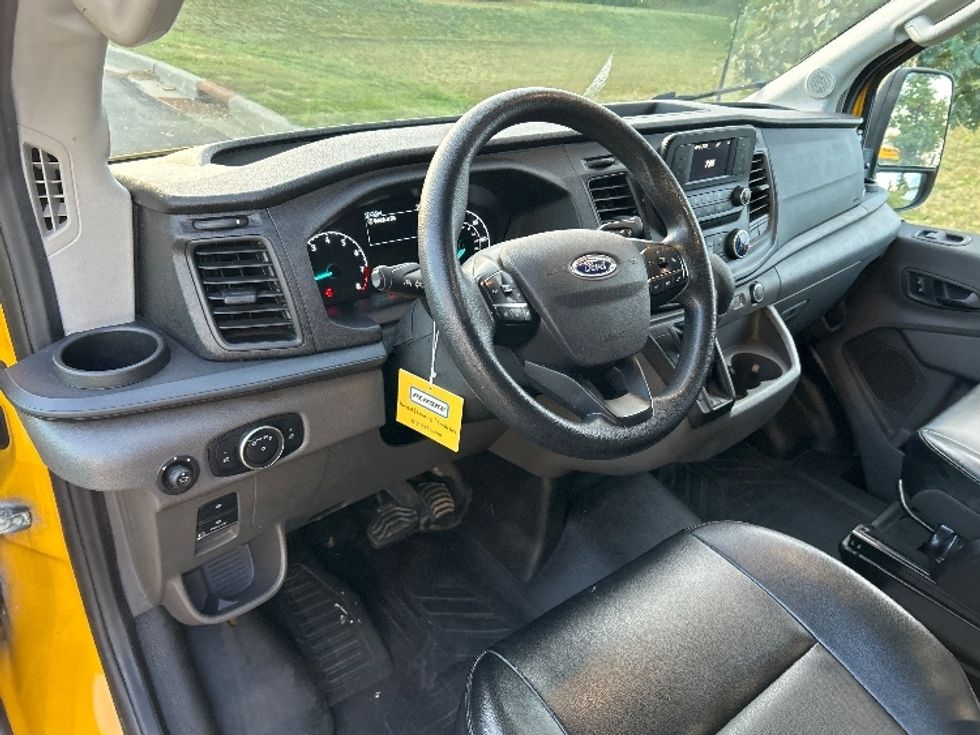 Cargo Van (Panel Van)-Light and Medium Duty Trucks-Ford-2021-Transit 250-Windsor-WI-121,256\n\t\tmiles-$ 30,500 - Image 17