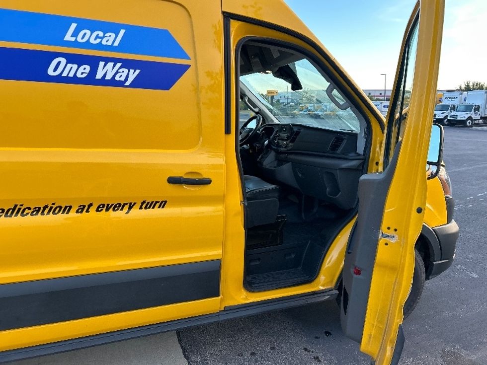 Cargo Van (Panel Van)-Light and Medium Duty Trucks-Ford-2021-Transit 250-Windsor-WI-121,256\n\t\tmiles-$ 30,500 - Image 20