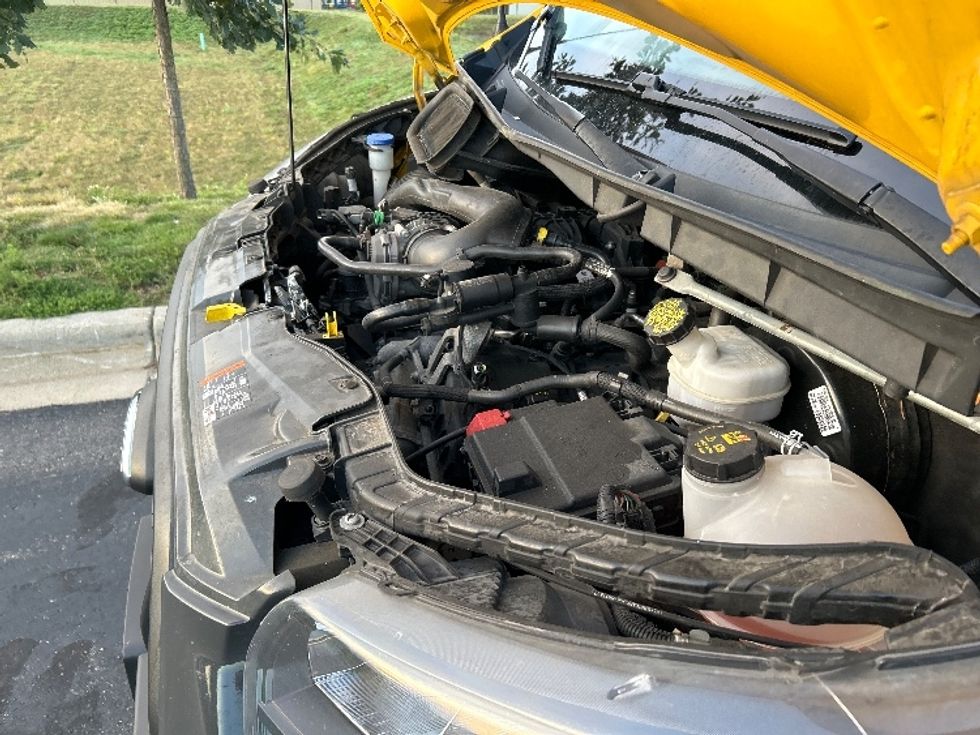 Cargo Van (Panel Van)-Light and Medium Duty Trucks-Ford-2021-Transit 250-Windsor-WI-121,256\n\t\tmiles-$ 30,500 - Image 24