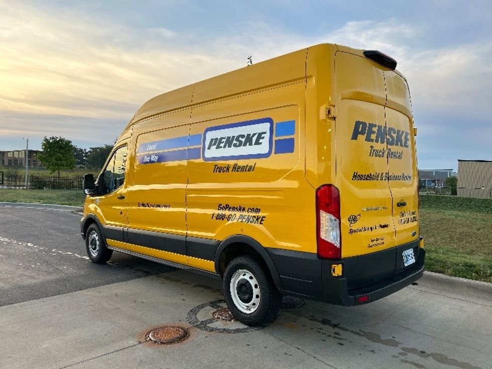 Cargo Van (Panel Van)-Light and Medium Duty Trucks-Ford-2021-Transit 250-Windsor-WI-121,256\n\t\tmiles-$ 30,500 - Image 6
