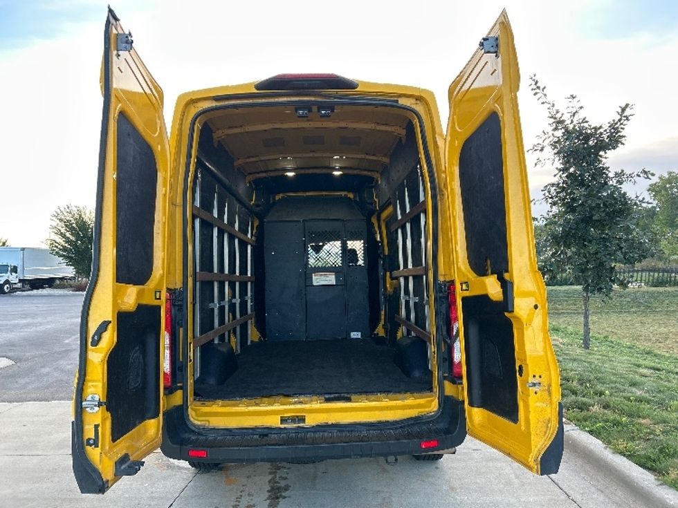 Cargo Van (Panel Van)-Light and Medium Duty Trucks-Ford-2021-Transit 250-Windsor-WI-121,256\n\t\tmiles-$ 30,500 - Image 8