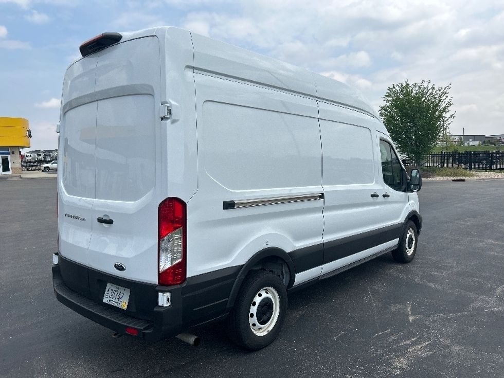 Cargo Van (Panel Van)-Light and Medium Duty Trucks-Ford-2021-Transit 250-Windsor-WI-63,031\n\t\tmiles-$ 37,250 - Image 11