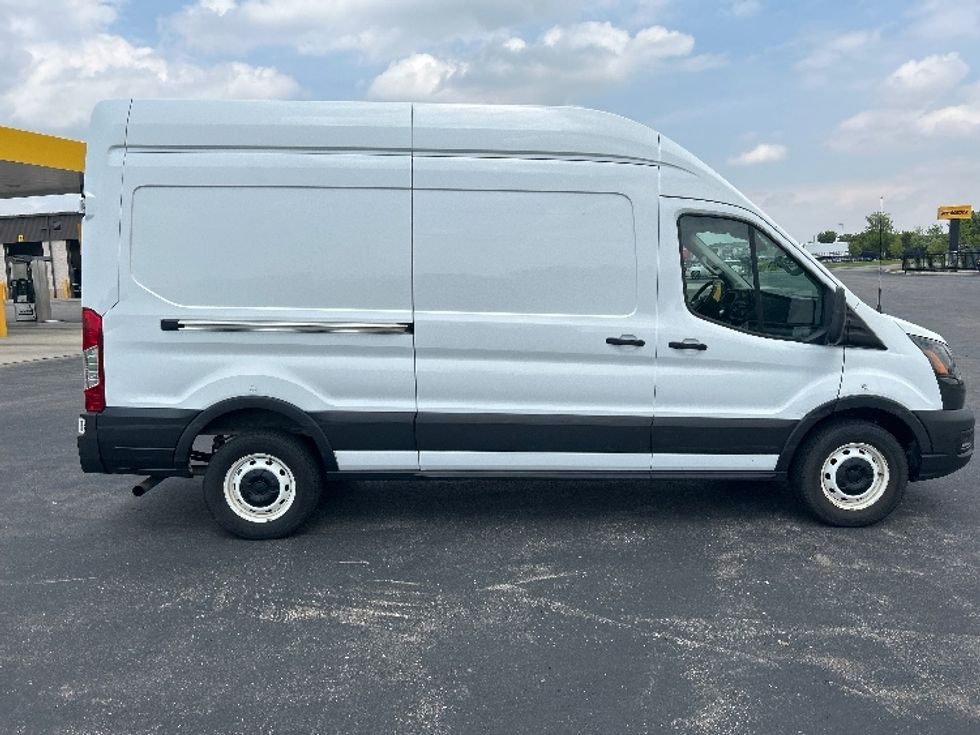 Cargo Van (Panel Van)-Light and Medium Duty Trucks-Ford-2021-Transit 250-Windsor-WI-63,031\n\t\tmiles-$ 37,250 - Image 12