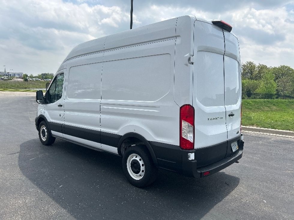 Cargo Van (Panel Van)-Light and Medium Duty Trucks-Ford-2021-Transit 250-Windsor-WI-63,031\n\t\tmiles-$ 37,250 - Image 5