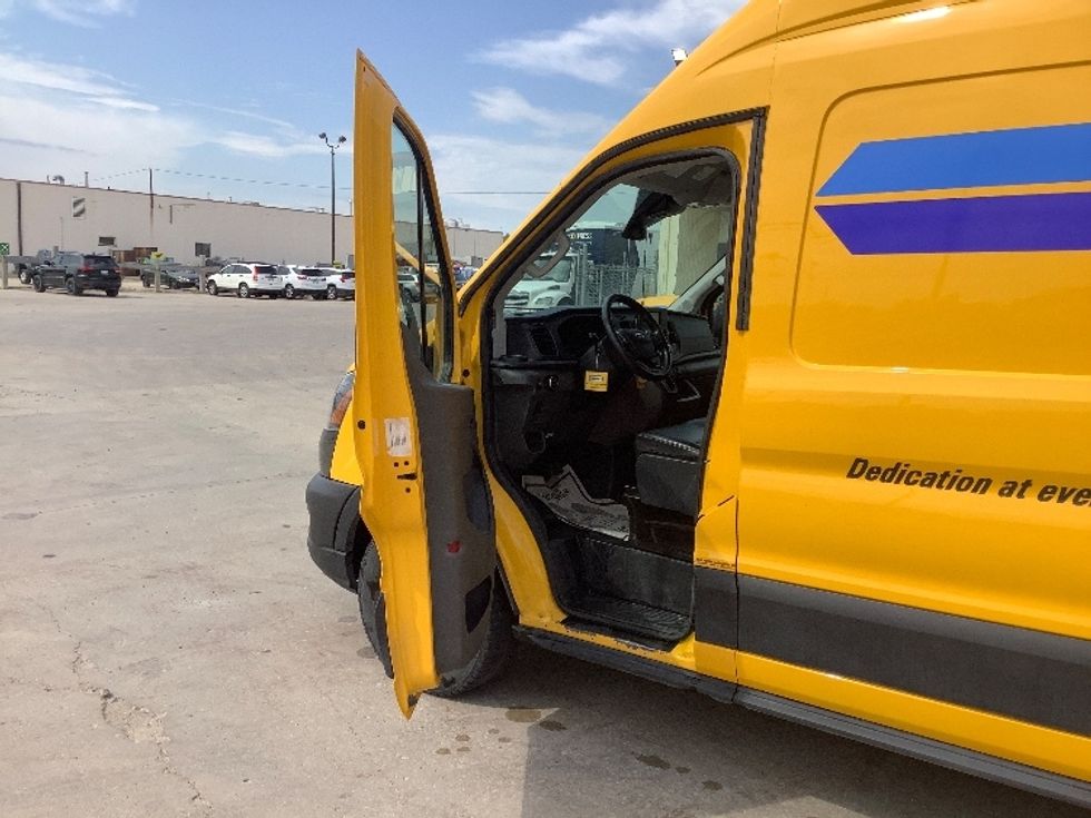 Cargo Van (Panel Van)-Light and Medium Duty Trucks-Ford-2021-Transit 250-Winnipeg-MB-64,387\n\t\tkm-$ 50,250 - Image 16