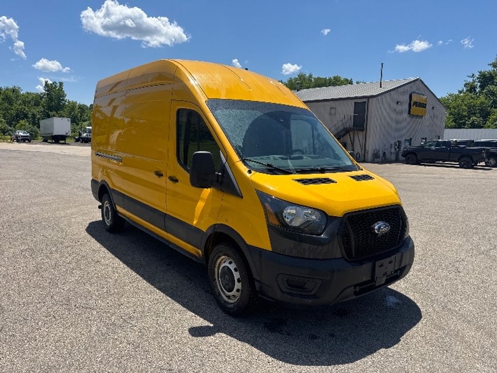 Cargo Van (Panel Van)-Light and Medium Duty Trucks-Ford-2021-Transit 250-Zanesville-OH-208,437\n\t\tmiles-$ 10,000 - Image 1