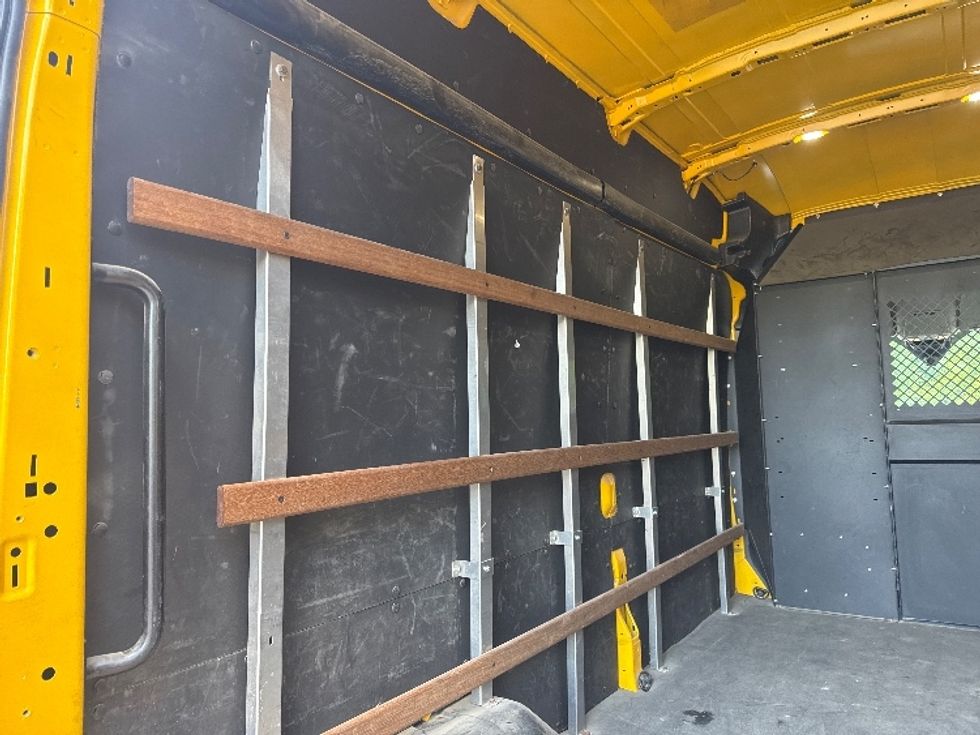 Cargo Van (Panel Van)-Light and Medium Duty Trucks-Ford-2021-Transit 250-Zanesville-OH-208,437\n\t\tmiles-$ 10,000 - Image 10