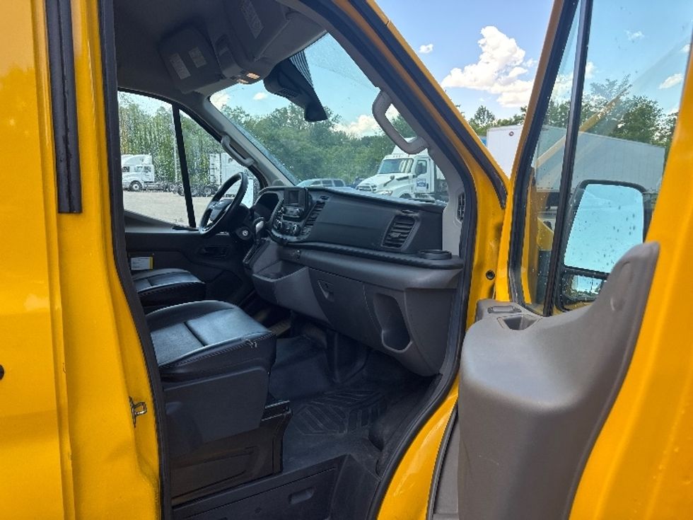 Cargo Van (Panel Van)-Light and Medium Duty Trucks-Ford-2021-Transit 250-Zanesville-OH-208,437\n\t\tmiles-$ 10,000 - Image 20