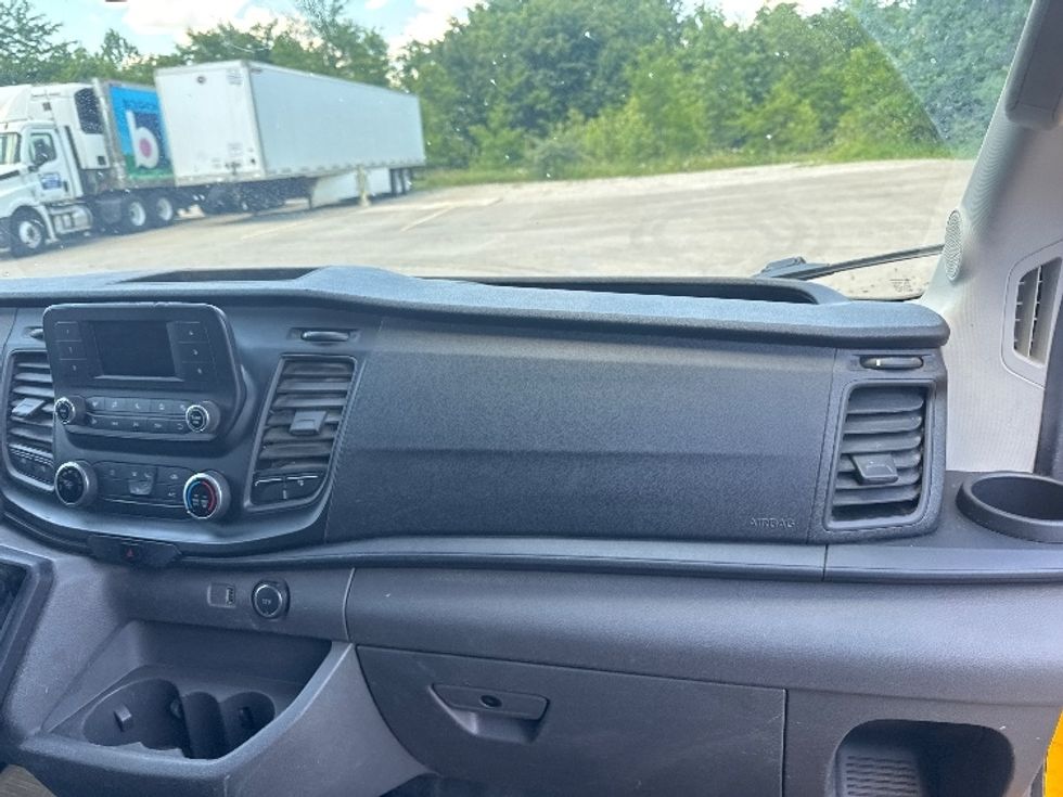 Cargo Van (Panel Van)-Light and Medium Duty Trucks-Ford-2021-Transit 250-Zanesville-OH-208,437\n\t\tmiles-$ 10,000 - Image 21