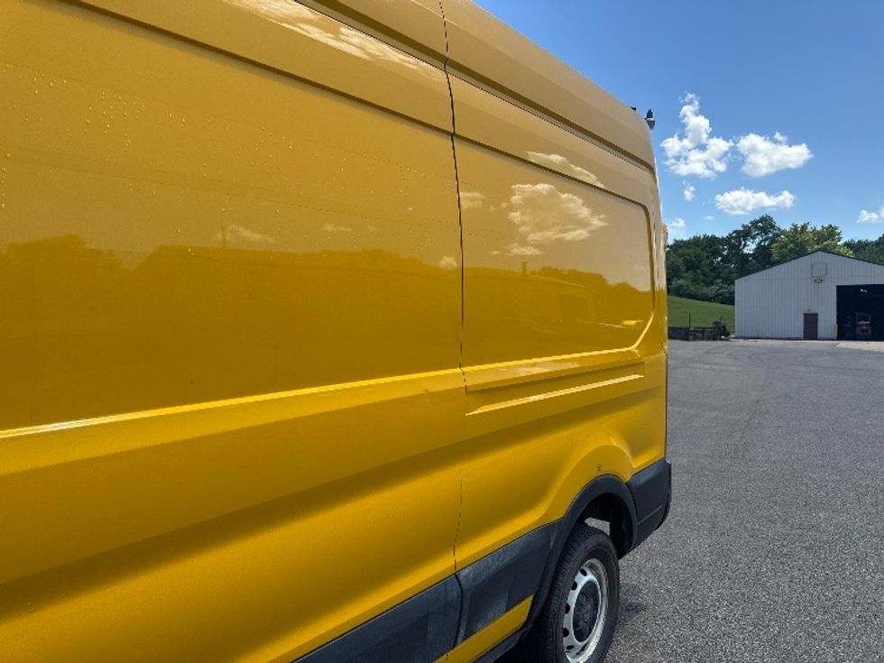 Cargo Van (Panel Van)-Light and Medium Duty Trucks-Ford-2021-Transit 250-Zanesville-OH-208,437\n\t\tmiles-$ 10,000 - Image 25