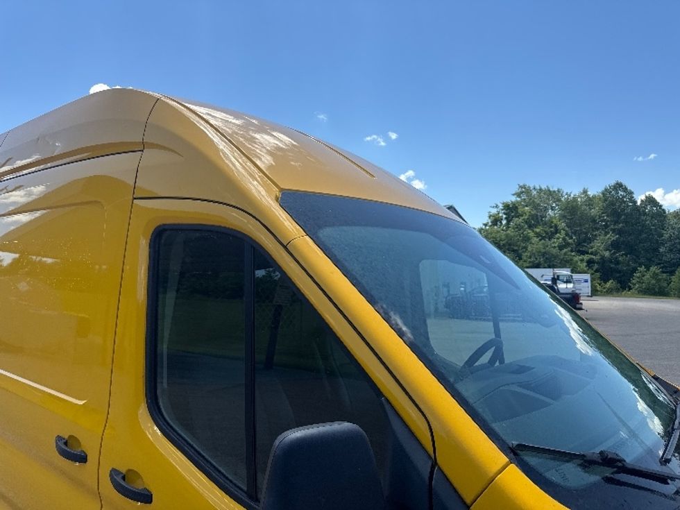 Cargo Van (Panel Van)-Light and Medium Duty Trucks-Ford-2021-Transit 250-Zanesville-OH-208,437\n\t\tmiles-$ 10,000 - Image 26