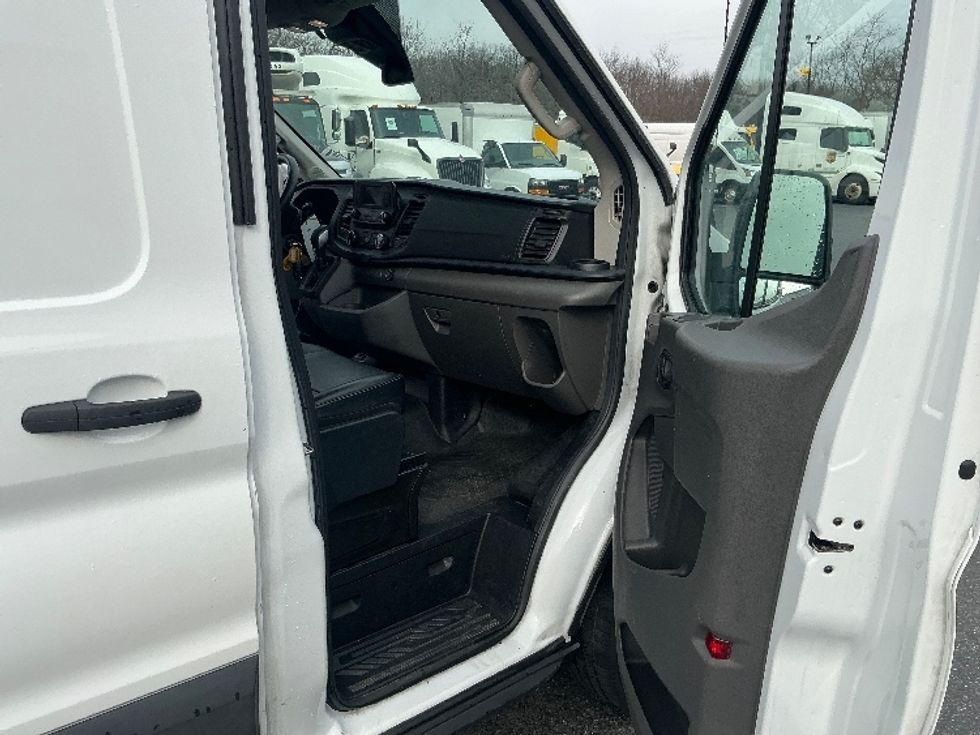 Cargo Van (Panel Van)-Light and Medium Duty Trucks-Ford-2021-Transit 350-Harrisburg-PA-125,449\n\t\tmiles-$ 32,250 - Image 20