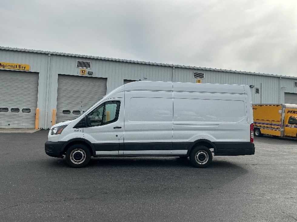Cargo Van (Panel Van)-Light and Medium Duty Trucks-Ford-2021-Transit 350-Harrisburg-PA-125,449\n\t\tmiles-$ 32,250 - Image 4