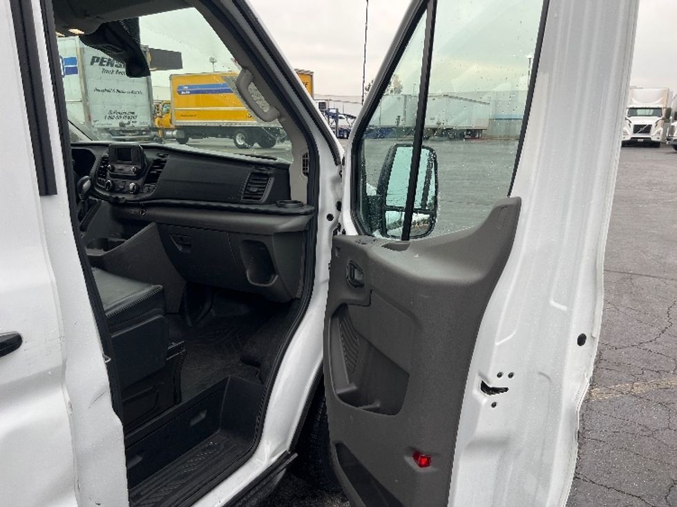 Cargo Van (Panel Van)-Light and Medium Duty Trucks-Ford-2021-Transit 350-La Mirada-CA-121,020\n\t\tmiles-$ 28,250 - Image 17
