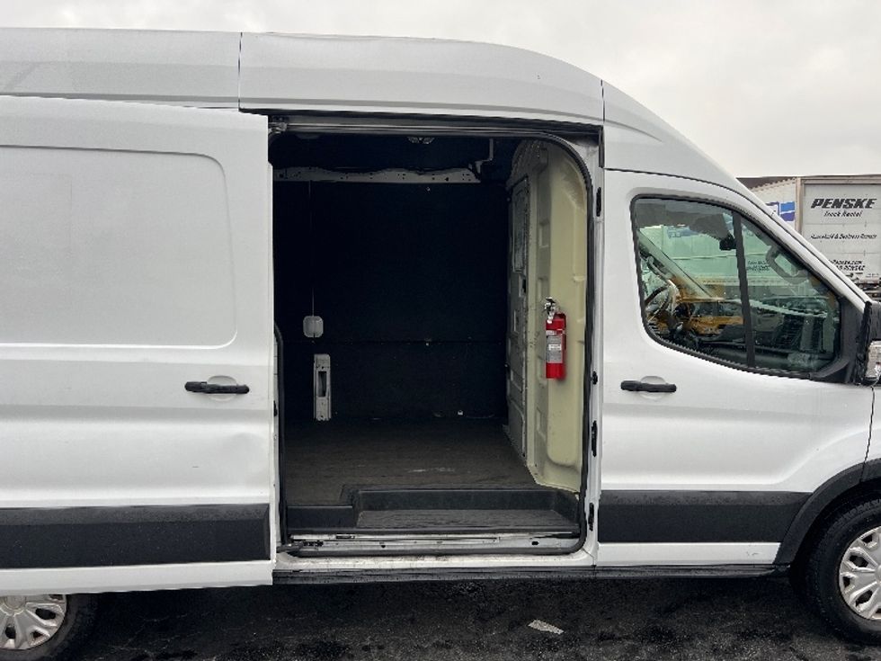 Cargo Van (Panel Van)-Light and Medium Duty Trucks-Ford-2021-Transit 350-La Mirada-CA-121,020\n\t\tmiles-$ 28,250 - Image 22