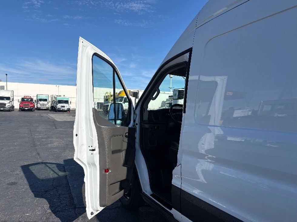 Cargo Van (Panel Van)-Light and Medium Duty Trucks-Ford-2021-Transit 350-La Mirada-CA-135,311\n\t\tmiles-$ 26,000 - Image 16